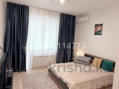 1-бөлмелі пәтер · 33 м² · 2/12 қабат, Сейфуллина — Макатаева, бағасы: 18 000 ₸ в Алматы, Алмалинский р-н