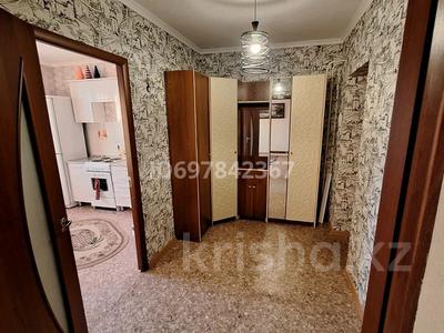 1-бөлмелі пәтер, 44 м², 3/5 қабат, Казыбек би 7/2, бағасы: 16.5 млн 〒 в Усть-Каменогорске