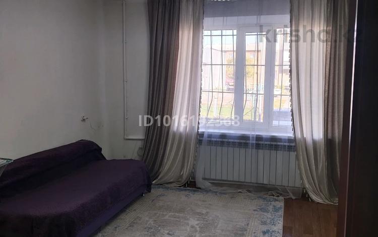2-комнатная квартира · 52 м² · 1/5 этаж, Пришахтинск 114 за 150 000 ₸ в Караганде, Алихана Бокейханова р-н — фото 2