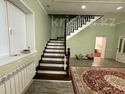 Отдельный дом · 3 комнаты · 350 м², мкр Самал, 1 2 за 800 000 〒 в Атырау