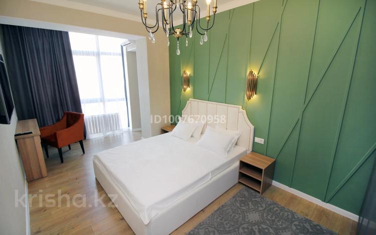 2-комнатная квартира · 60 м² · 13/13 этаж, Ади Шарипова 145 к2 — Шевченко за 25 000 ₸ в Алматы, Алмалинский р-н — фото 2