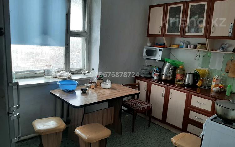 3-комнатная квартира, 74 м², 2/2 этаж, Айтыкова 29 за 11 млн 〒 в Талдыкоргане — фото 2