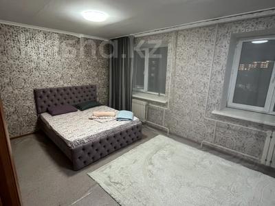 1-бөлмелі пәтер · 50 м² · 1/4 қабат, Казыбек би 5 — Казыбек би 5, бағасы: 10 000 ₸ в Усть-Каменогорске, Ульбинский