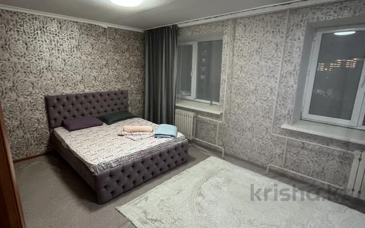 1-комнатная квартира · 50 м² · 1/4 этаж, Казыбек би 5 — Казыбек би 5 за 10 000 ₸ в Усть-Каменогорске, Ульбинский — фото 8
