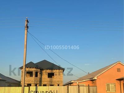 Отдельный дом · 6 комнат · 250 м² · 8 сот., мкр Балауса, Медеу 3 — Ракуштегі Нурмөлдір магазинге карсы за 25.8 млн 〒 в Атырау