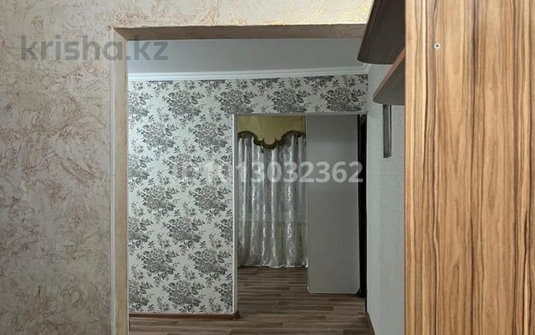 3-бөлмелі пәтер · 56.6 м² · 2/4 қабат, 2 микрорайон 10 — Абая, бағасы: 22 млн ₸ в Конаеве — фото 2