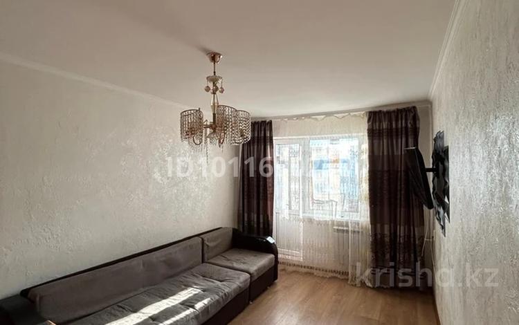 3-бөлмелі пәтер · 63 м² · 5/5 қабат, Есенберлина 61, бағасы: 200 000 ₸ в Жезказгане — фото 2