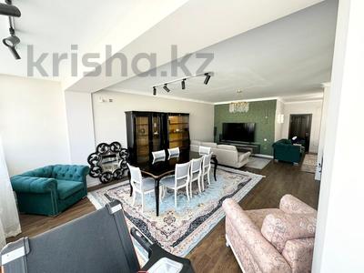 3-бөлмелі пәтер · 120 м² · 4/8 қабат, Достык 14, бағасы: 800 000 ₸ в Астане, Есильский р-н