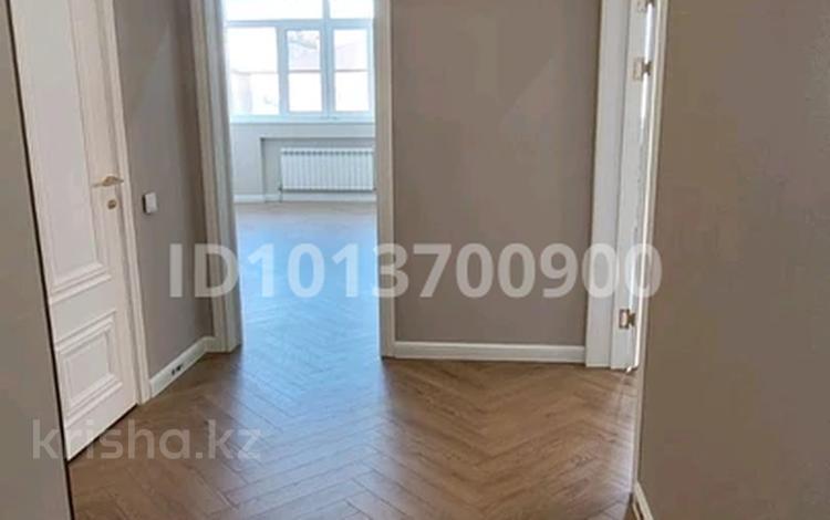 3-бөлмелі пәтер · 113 м² · 4/9 қабат, мкр. Алтын орда, Алия Молдагулова 66б, бағасы: 64.5 млн ₸ в Актобе — фото 2