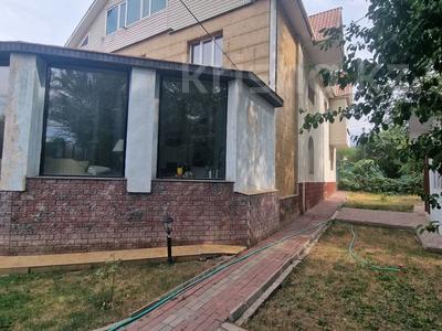 Отдельный дом · 9 комнат · 500 м², мкр Рахат — Альма- матер за 2.4 млн 〒 в Алматы, Наурызбайский р-н