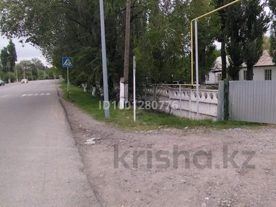 Отдельный дом · 9 комнат · 300 м² · 100 сот., Алдабергенова 12 — По трассе за 35 млн 〒 в Карабулаке