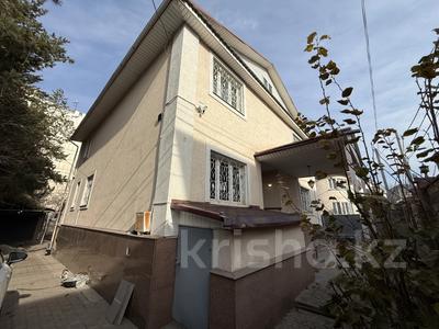 Отдельный дом · 4 комнаты · 300 м², мкр Горный Гигант, Затаевича 90 за 1.1 млн 〒 в Алматы, Медеуский р-н