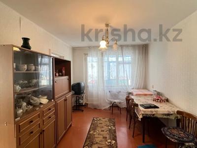 3-комнатная квартира · 48 м² · 2/5 этаж, мкр 5, абулхаир хана за 12.5 млн ₸ в Актобе