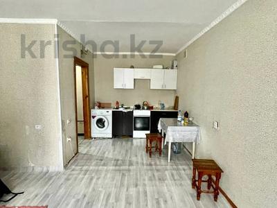 2-комнатная квартира, 35 м², 2/5 этаж, Максима Горького 102/2 — Школа №10 за 10.3 млн 〒 в Павлодаре