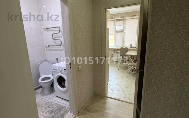 1-комнатная квартира · 40 м² · 6/6 этаж, 31Б мкр 15 за 130 000 ₸ в Актау — фото 2