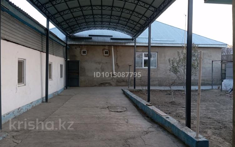 Отдельный дом · 4 комнаты · 100 м² · 5 сот., Толе би 119а — Обл ГАИ за 45 млн ₸ в Таразе — фото 2