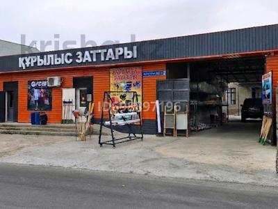 Отдельный дом · 8 комнат · 250 м² · 800 сот., мкр Самал-3, Алпамыс батыра 86 за 95 млн ₸ в Шымкенте, Абайский р-н