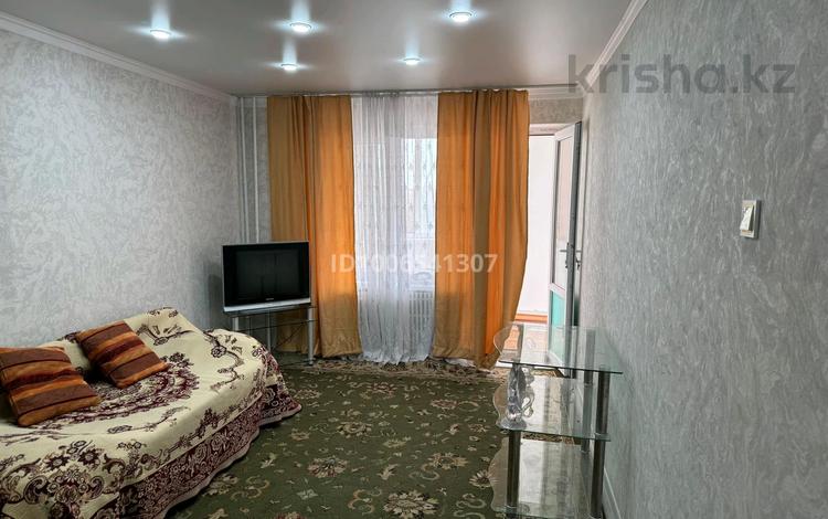2-комнатная квартира · 50 м² · 3/7 этаж, 11-й мкр 18 за 8 000 ₸ в Актау — фото 2