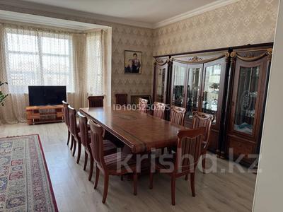 Отдельный дом · 6 комнат · 205 м² · 10 сот., мкр Кунгей , Мкр Кунгей Шолпан Жандарбековой 64 за 59 млн 〒 в Караганде, Казыбек би р-н