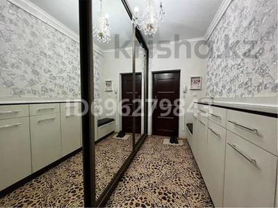 5-комнатная квартира · 200 м² · 2/2 этаж, мкр Юго-Восток, мкр Гульдер 2 5 а за 70 млн 〒 в Караганде, Казыбек би р-н