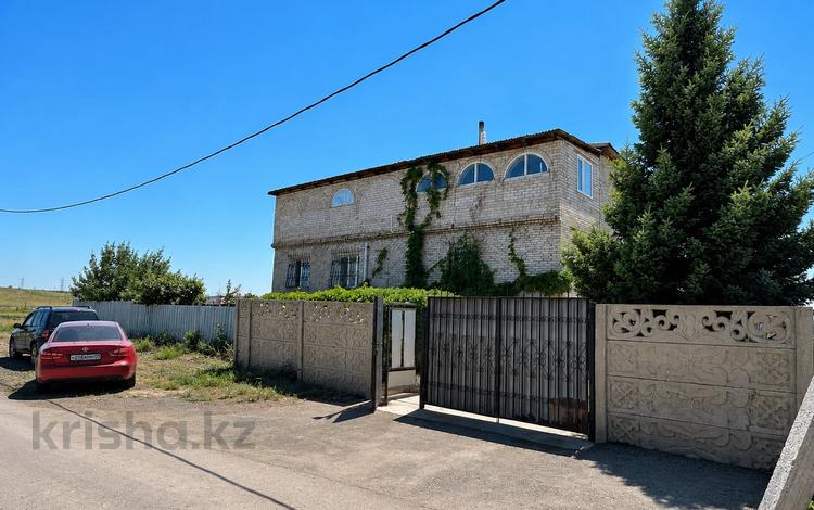 Жеке үй · 8 бөлме · 460 м² · 13 жүзд., Майқұдық, бағасы: 60 млн ₸ в Караганде, Алихана Бокейханова р-н — фото 2