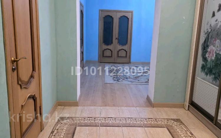 Дом · 8 комнат · 230 м², Узакбая Караманова 5 за 40 000 ₸ в  — фото 13