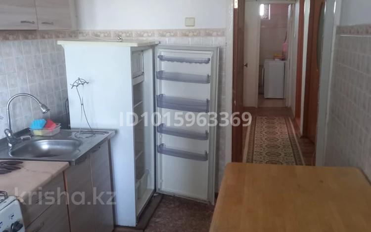 2-комнатная квартира · 70 м² · 4/5 этаж, Мкр. Акмечеть 7 за 110 000 ₸ в  — фото 2