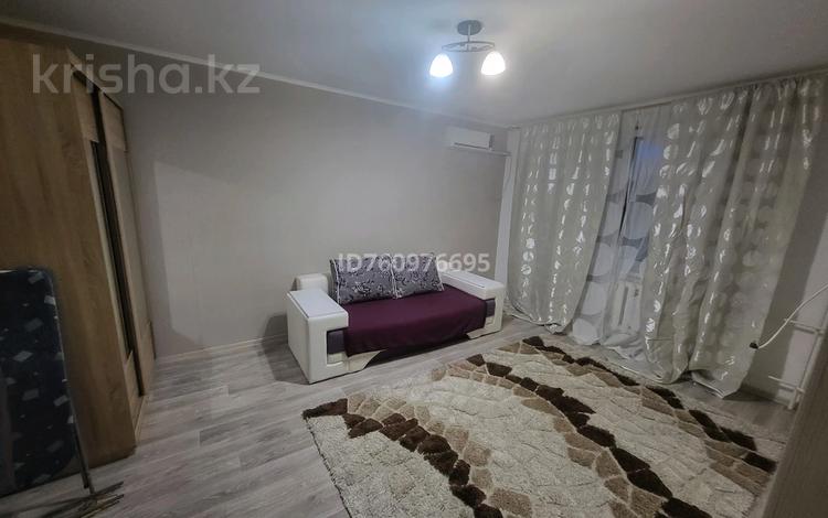1-комнатная квартира · 34 м² · 8/9 этаж, 5 микрорайон 5 за 14.5 млн 〒 в Аксае — фото 2