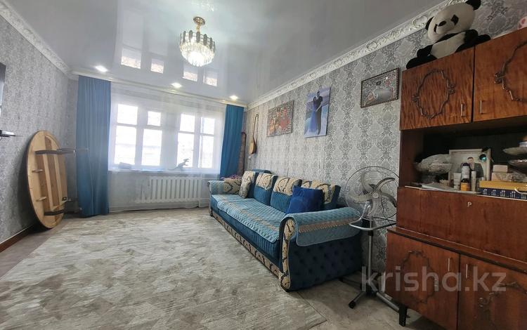 2-комнатная квартира, 51 м², 1/2 этаж, Рыбная за 12 млн 〒 в Караганде, Казыбек би р-н — фото 2