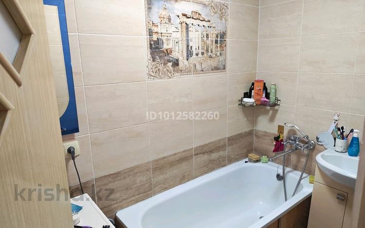 4-комнатная квартира · 60 м² · 3/5 этаж, Сабитова 27 за 19 млн ₸ в Балхаше — фото 2