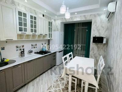 1-комнатная квартира · 45 м² · 1/6 этаж, 16-й мкр , 16 мкрн 90 — ТЦ "Байтерек", Гипермаркет " Дина", ЖК "ROYAL HOUSE" за 10 000 〒 в Актау