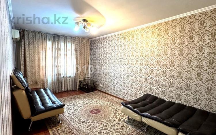 2-комнатная квартира · 52 м² · 4/5 этаж, мкр Аксай-3Б 34 за 250 000 ₸ в Алматы, Ауэзовский р-н — фото 2