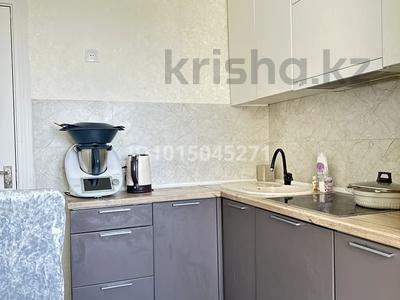 4-комнатная квартира · 78 м² · 8/9 этаж, мкр Юго-Восток, 28й микрорайон республики 18 — Республика 18 за 29.5 млн ₸ в Караганде, Казыбек би р-н