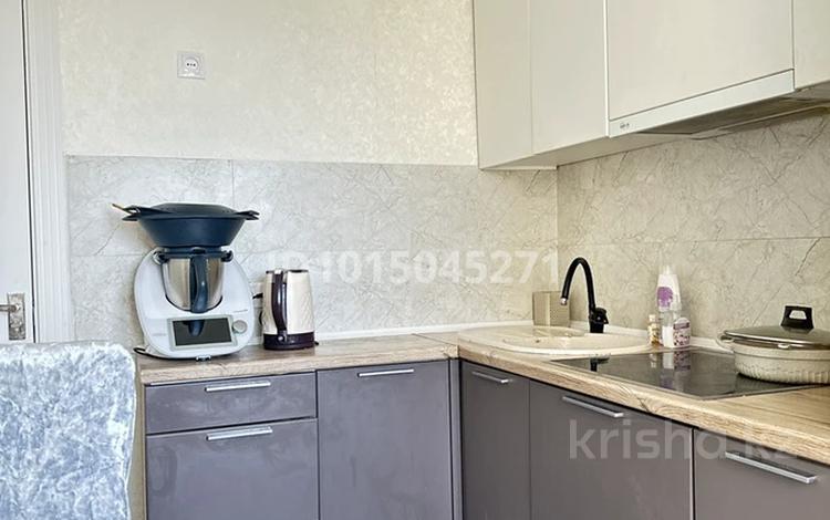 4-комнатная квартира · 78 м² · 8/9 этаж, мкр Юго-Восток, 28й микрорайон республики 18 — Республика 18 за 29.5 млн ₸ в Караганде, Казыбек би р-н — фото 2