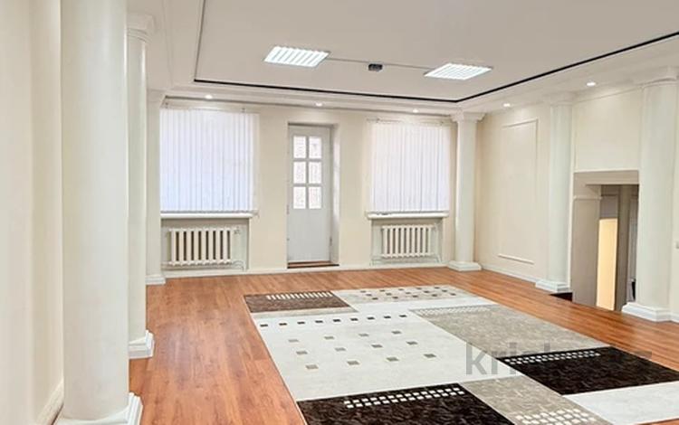 Жеке үй · 6 бөлме · 320 м² · 11 жүзд., Алимбаева, бағасы: 1.3 млн ₸ в Астане, Алматы р-н — фото 2