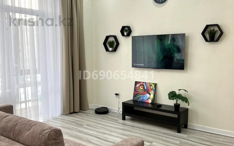 1-бөлмелі пәтер, 50 м², 3/10 қабат тәулігіне, мкр Сары Арка, Кулманова 35 — Тайманова Кулманова, бағасы: 18 000 〒 в Атырау, мкр Сары Арка — фото 3