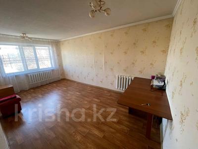 3-комнатная квартира, 62 м², 5/5 этаж, мкр Юго-Восток, Сатыбалдина 17 за 19.4 млн 〒 в Караганде, Казыбек би р-н