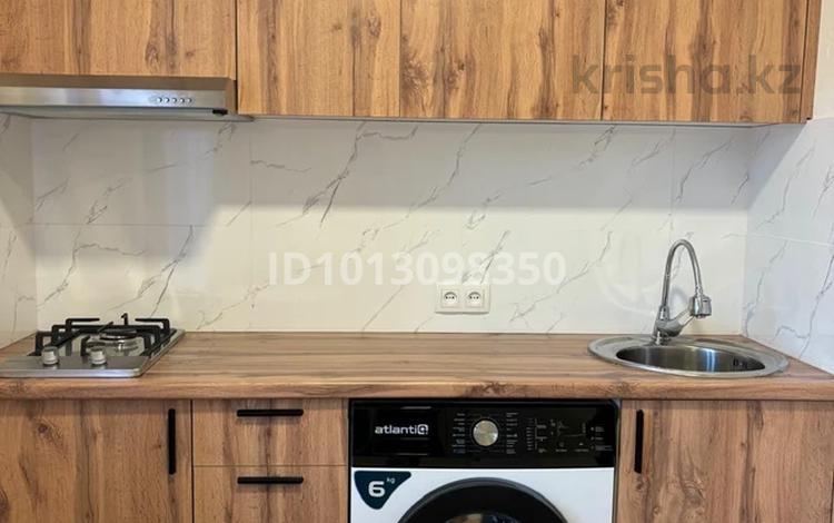 1-бөлмелі пәтер · 36 м² · 2/2 қабат, мкр Аксай-5 — Садвакасова, бағасы: 200 000 ₸ в Алматы, Ауэзовский р-н — фото 2