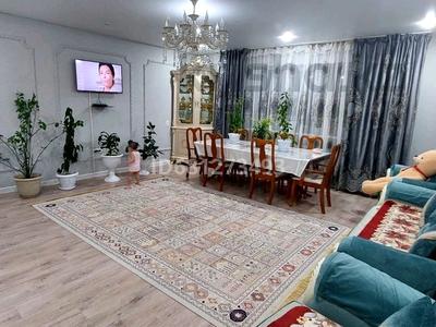 Отдельный дом • 7 комнат • 250 м² • 20 сот., Кабанбай батыра 102 за 80 млн 〒 в Караганде