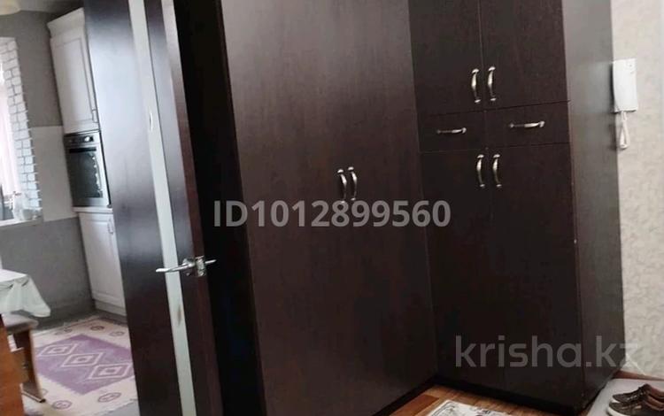 2-комнатная квартира · 56 м² · 5/5 этаж, мкр 8, Абулхаирхана 62/1 — Казпочта за 16.5 млн ₸ в Актобе — фото 2