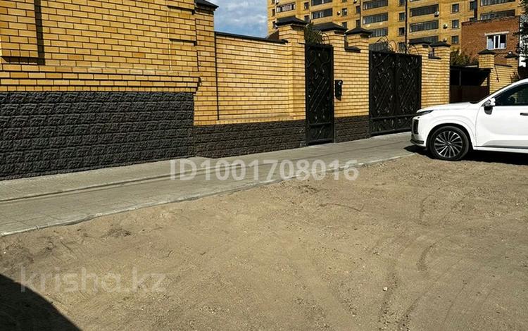 2-комнатная квартира · 63 м² · 1/10 этаж, Жамакаева — В районе рынка по улице Аймаутова за 37.5 млн 〒 в Семее — фото 6