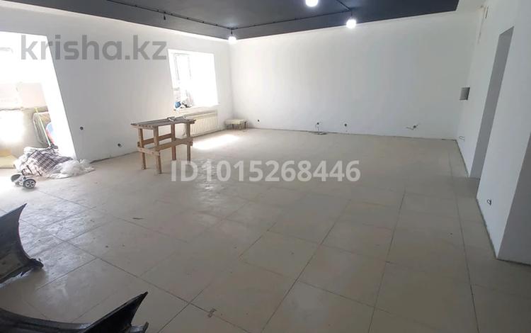 3-комнатная квартира · 210 м² · 1 этаж, мкр. Алтын орда, Мустафа Шокая 56 — Мангилик ели за 45 млн ₸ в Актобе — фото 2