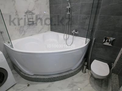 Пәтерлер в Мангистауской обл.: 2-бөлмелі пәтер · 60 м² · 14/14 қабат, 17-й мкр, 17 мкрн 7, бағасы: 450 000 〒 2-бөлмелі пәтер · 60 м² · 14/14 қабат, 17-й мкр, 17 мкрн 7, бағасы: 450 000 〒 в Актау