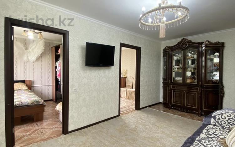 4-бөлмелі пәтер · 62 м² · 5/5 қабат, мкр Юго-Восток, строителей, бағасы: 19 млн ₸ в Караганде, Казыбек би р-н — фото 2