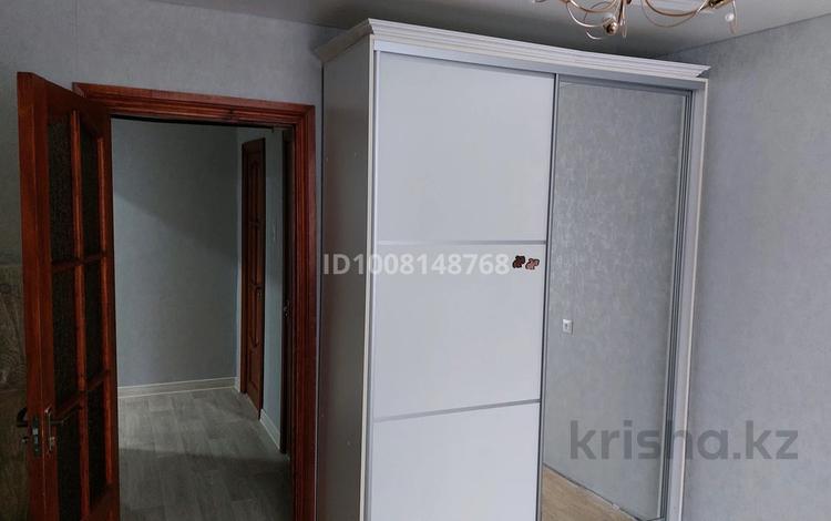 3-комнатная квартира · 65.5 м² · 2/5 этаж, мкр Кунаева 6 за 26 млн ₸ в Уральске — фото 2