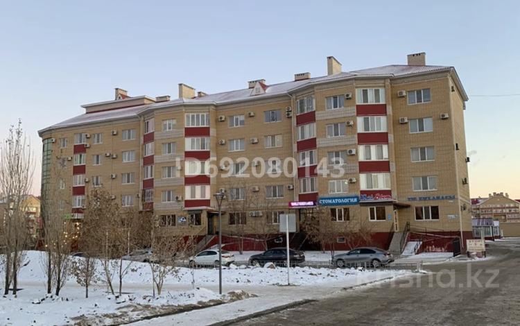4-комнатная квартира · 138 м² · 5/5 этаж, мкр. Алтын орда, проспект Тауелсиздик 2 — Напротив обл. ГАИ за 47 млн 〒 в Актобе — фото 2