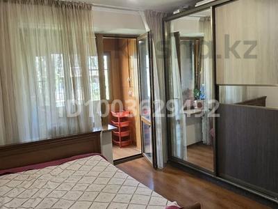 2-бөлмелі пәтер · 55 м² · 4/5 қабат, Барибаева 15 — Парк горького, бағасы: 350 000 ₸ в Алматы, Медеуский р-н