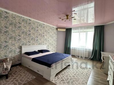 2-комнатная квартира · 80 м² · 5/5 этаж, мкр. Алтын орда, Мкр. Мангилик Ел 5/3 — НИШ, ДОСТЫК, ЖЕКПЕ ЖЕК за 25 000 ₸ в Актобе