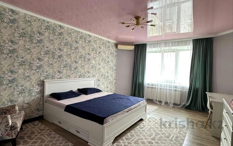 2-комнатная квартира · 80 м² · 5/5 этаж, мкр. Алтын орда, Мкр. Мангилик Ел 5/3 — НИШ, ДОСТЫК, ЖЕКПЕ ЖЕК за 16 000 ₸ в Актобе — фото 10
