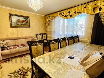 3-комнатная квартира · 64 м² · 3/5 этаж, Майкудук, Мкр Восток-3 17 за 21.5 млн ₸ в Караганде, Алихана Бокейханова р-н